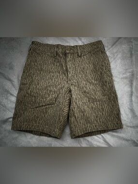 Duluth Trading Co Tan Patterned Cargo Shorts